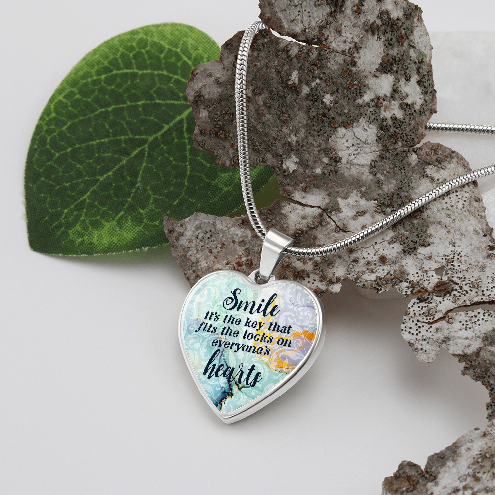 Smile. (Heart Pendant Engraving Snake Chain necklace)